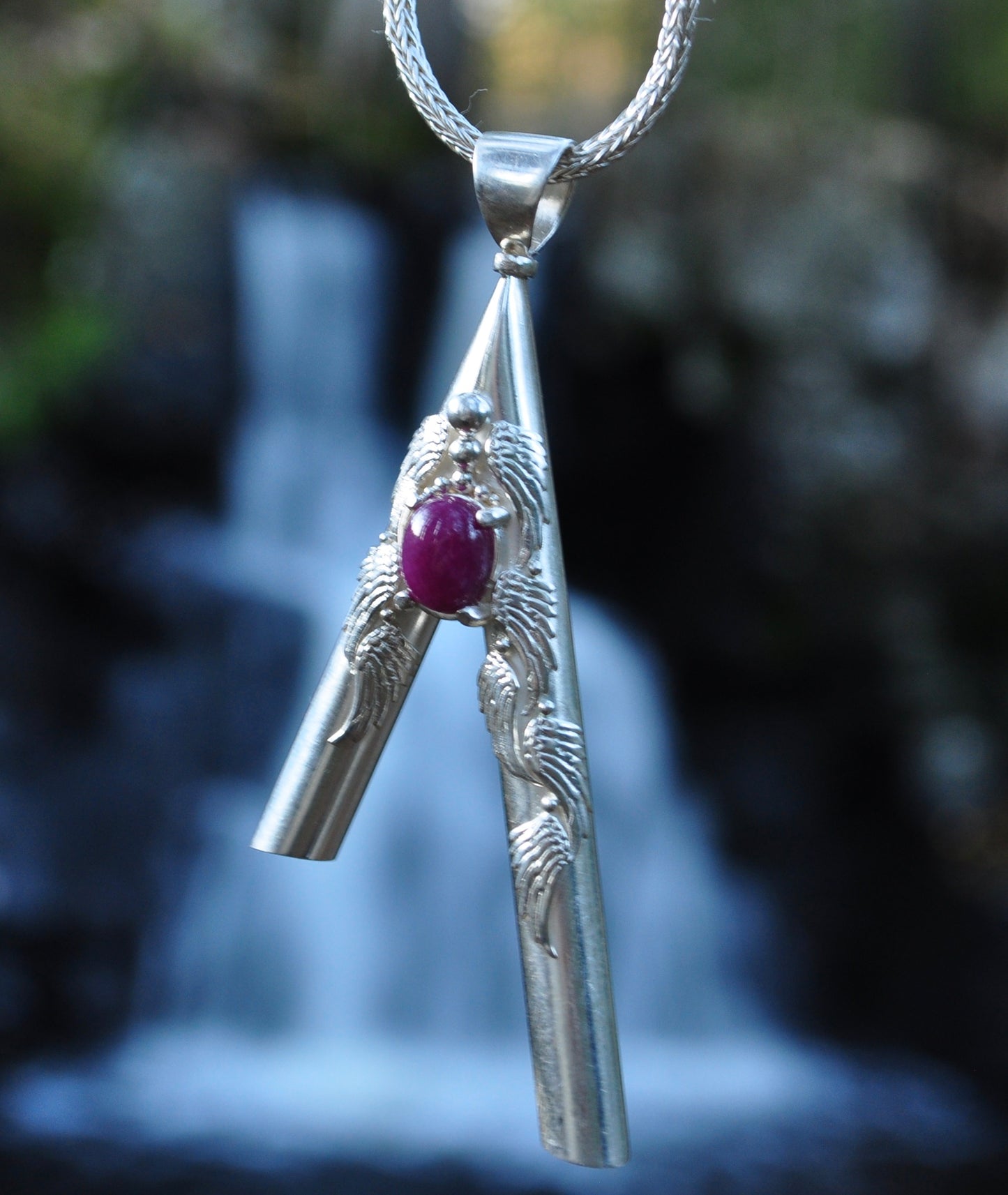 Ruby wings w / wooden box