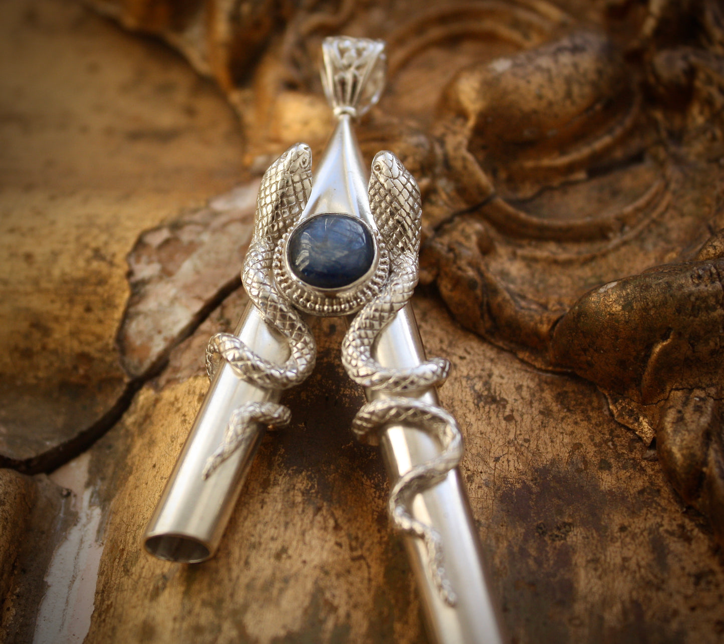 Kyanite Double Serpent w/wooden box