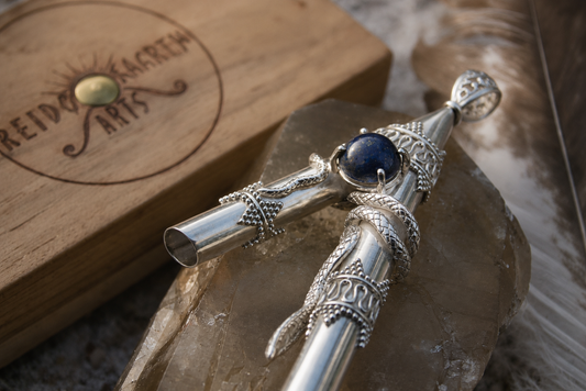 Black Pearl Serpent w / wooden box