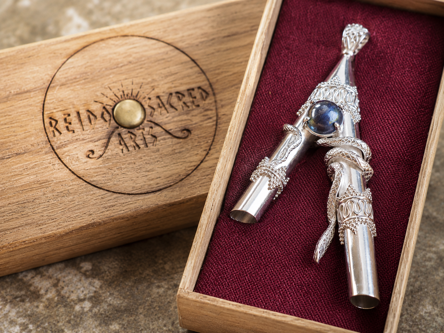 Black Pearl Serpent w / wooden box