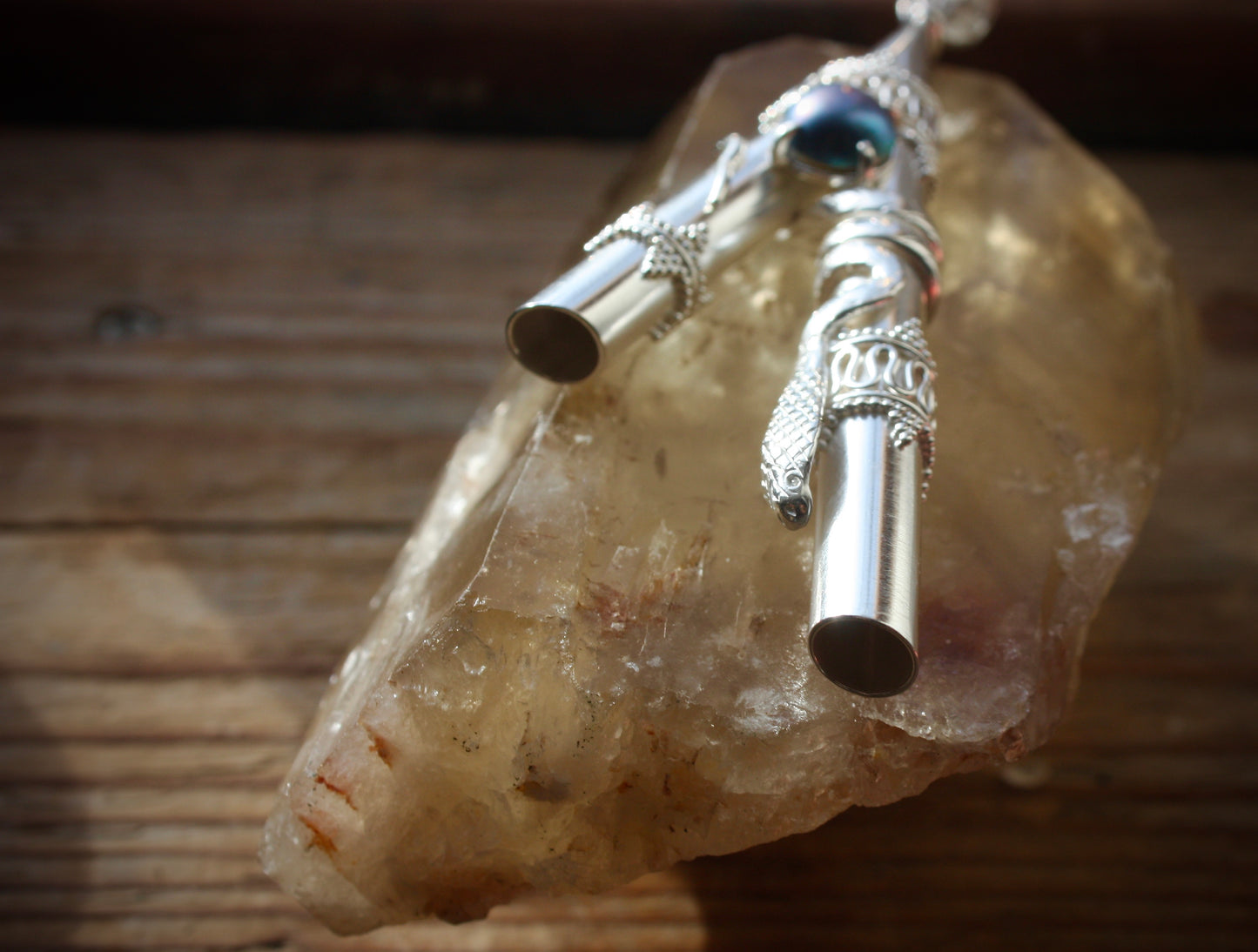 Black Pearl Serpent w / wooden box